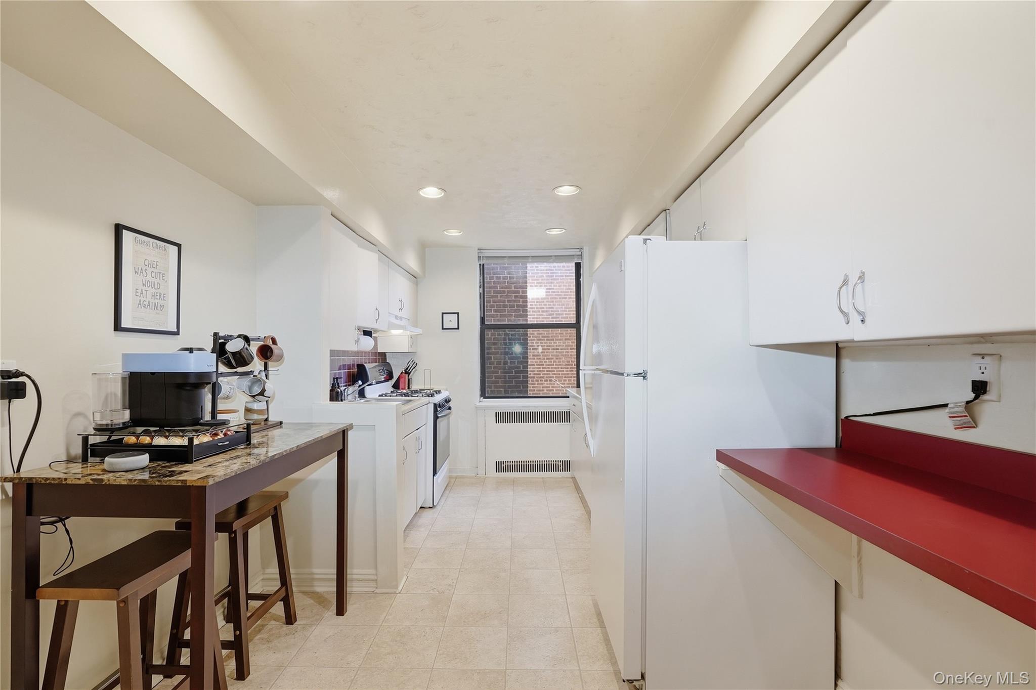 210 Martine Avenue, Unit 5L photo 6