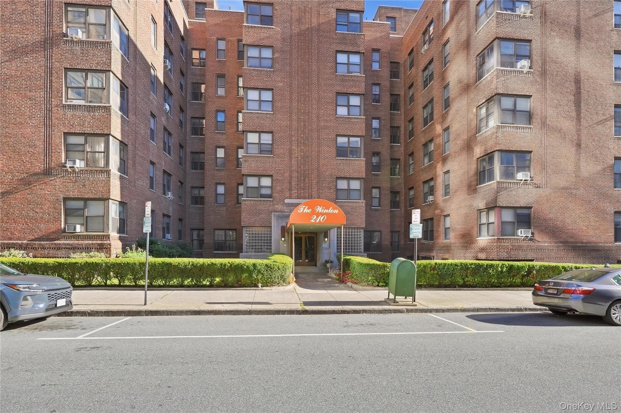 210 Martine Avenue, Unit 5L photo 13