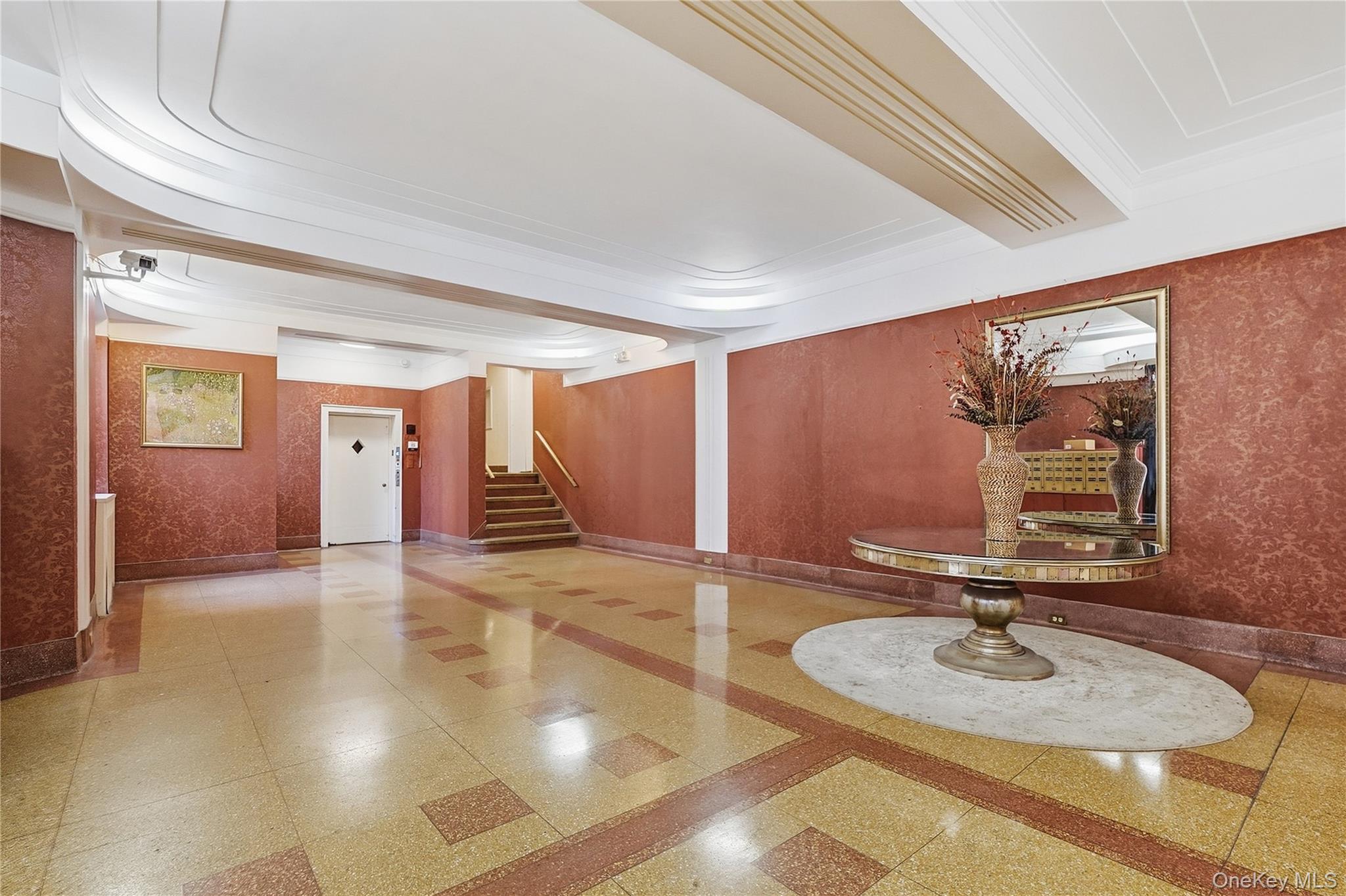 210 Martine Avenue, Unit 5L photo 2