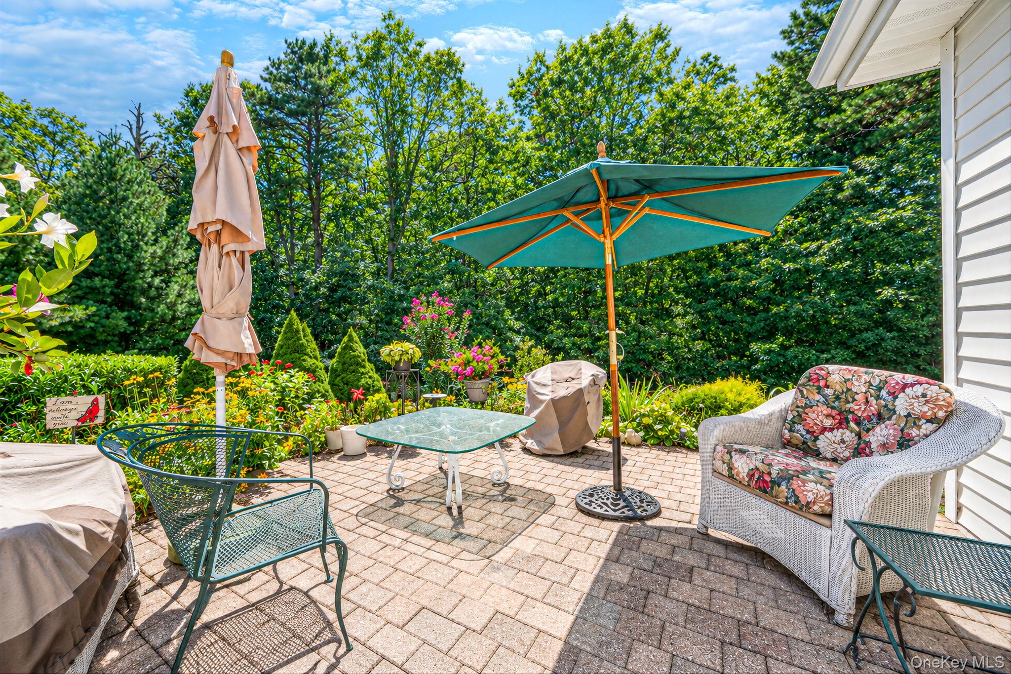 90 Golden Spruce Drive – For Sale photo 34