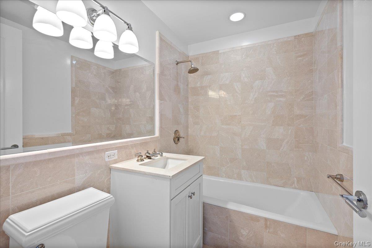 10 City Place, Unit 25F photo 19