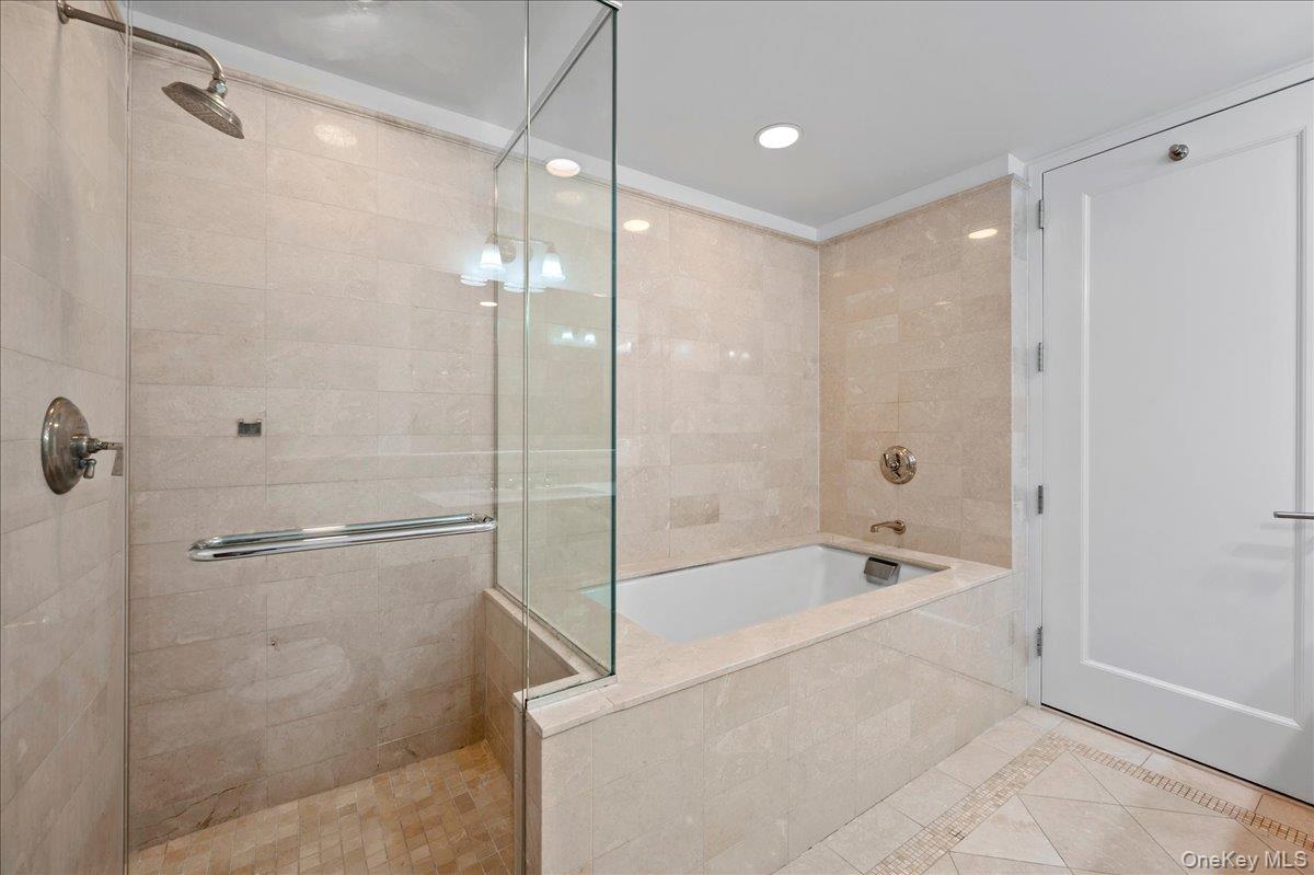 10 City Place, Unit 25F photo 16