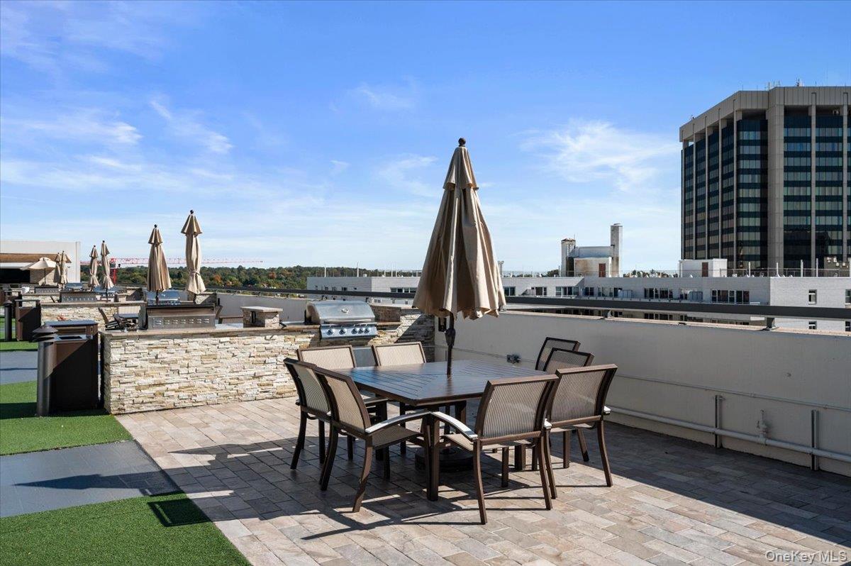 10 City Place, Unit 25F photo 32