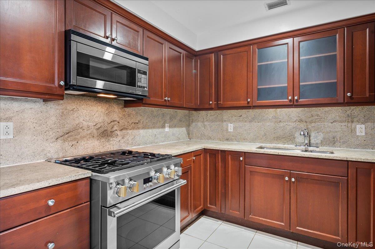 10 City Place, Unit 25F photo 9