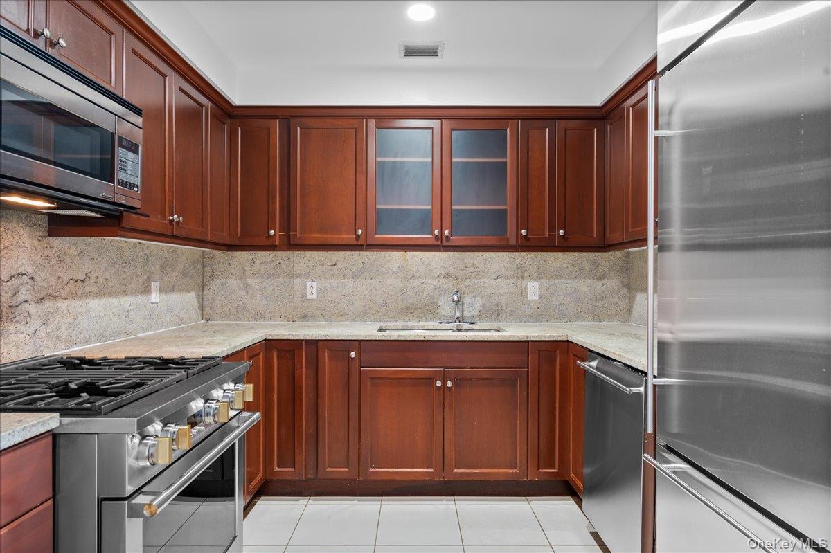 10 City Place, Unit 25F photo 8