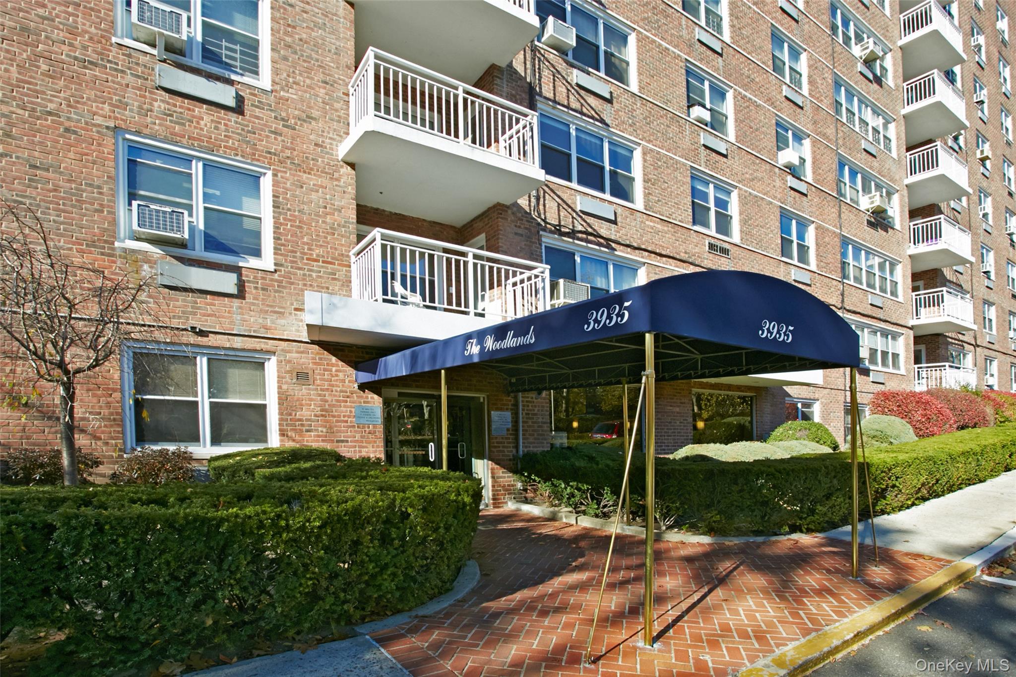 3935 Blackstone Avenue, Unit 8B photo 12