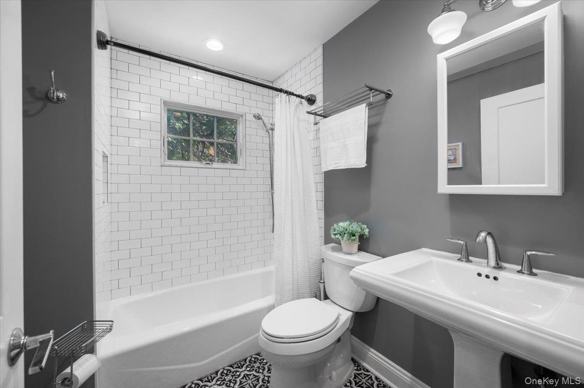 10 E Brookside Drive – For Sale photo 18