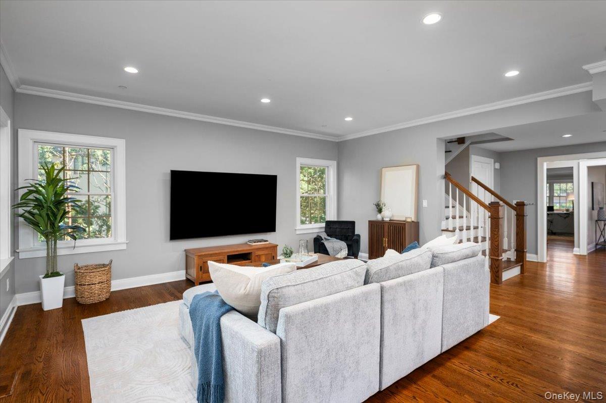 10 E Brookside Drive – For Sale photo 15