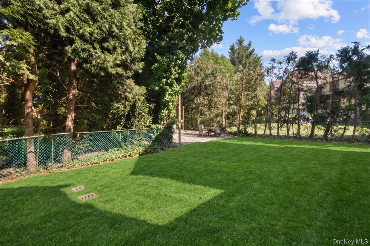 10 E Brookside Drive – For Sale photo 34