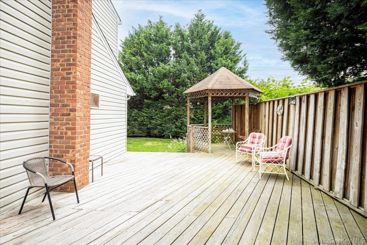 10 Seneca Drive – For Sale photo 22