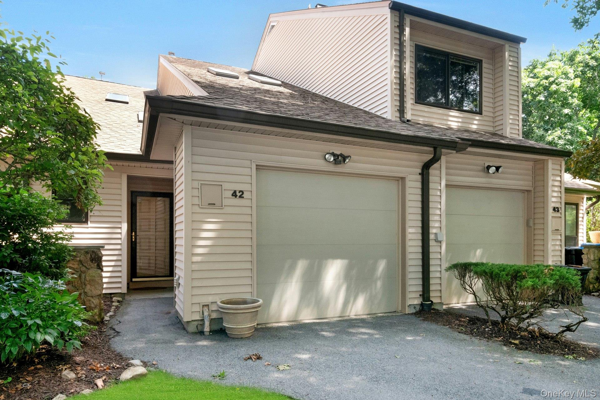 42 Hudson Watch Drive – For Sale photo 2