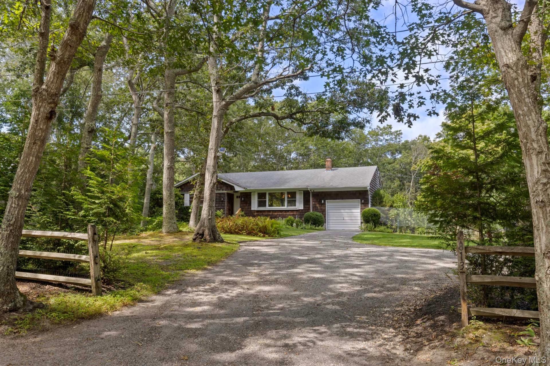 813 Edge Of Woods Road – For Rent photo 3
