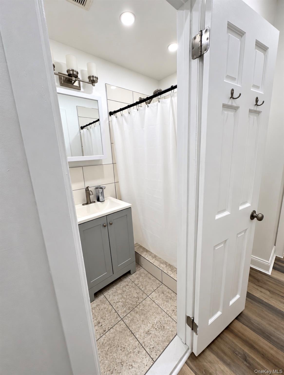 575 Barbey Street, Unit 1 photo 8