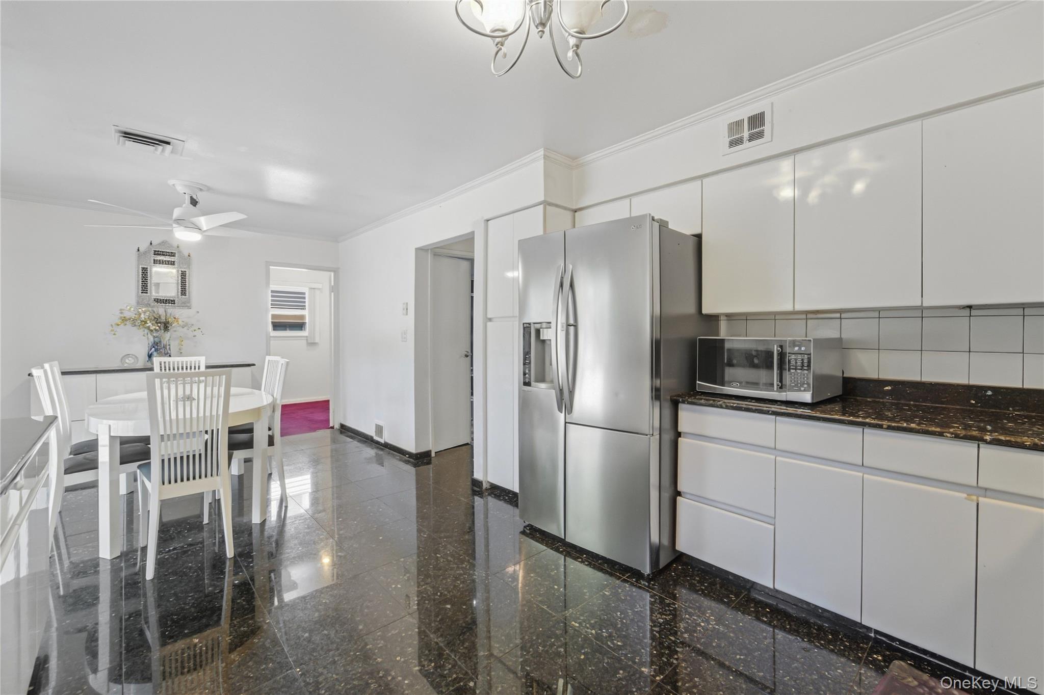 27 Driftwood Drive – For Sale photo 11