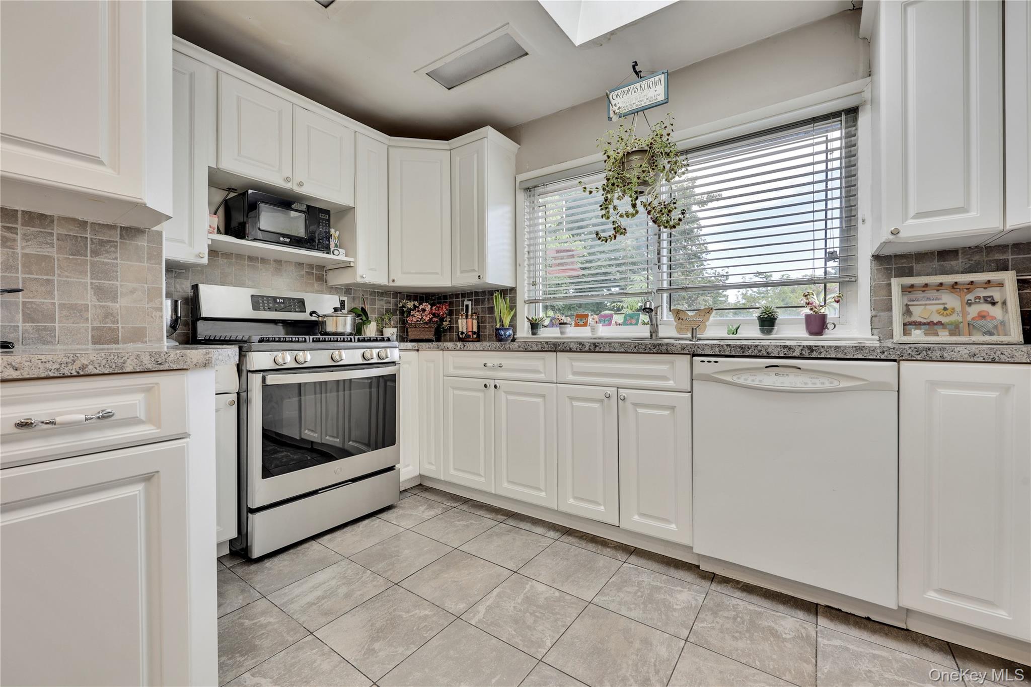 22 Woodmere Boulevard – For Sale photo 12