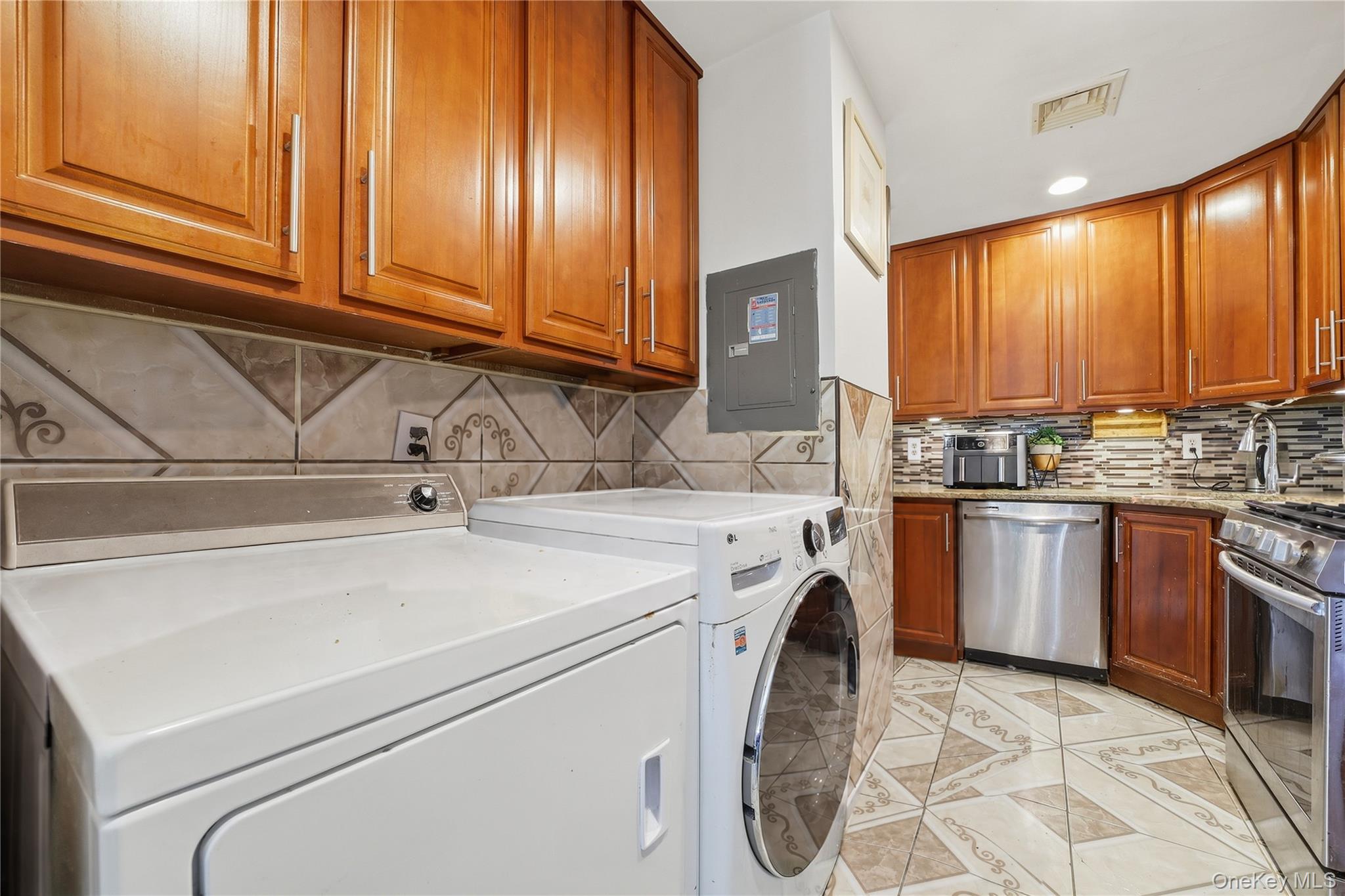 2064 Cicero Avenue – For Sale photo 11