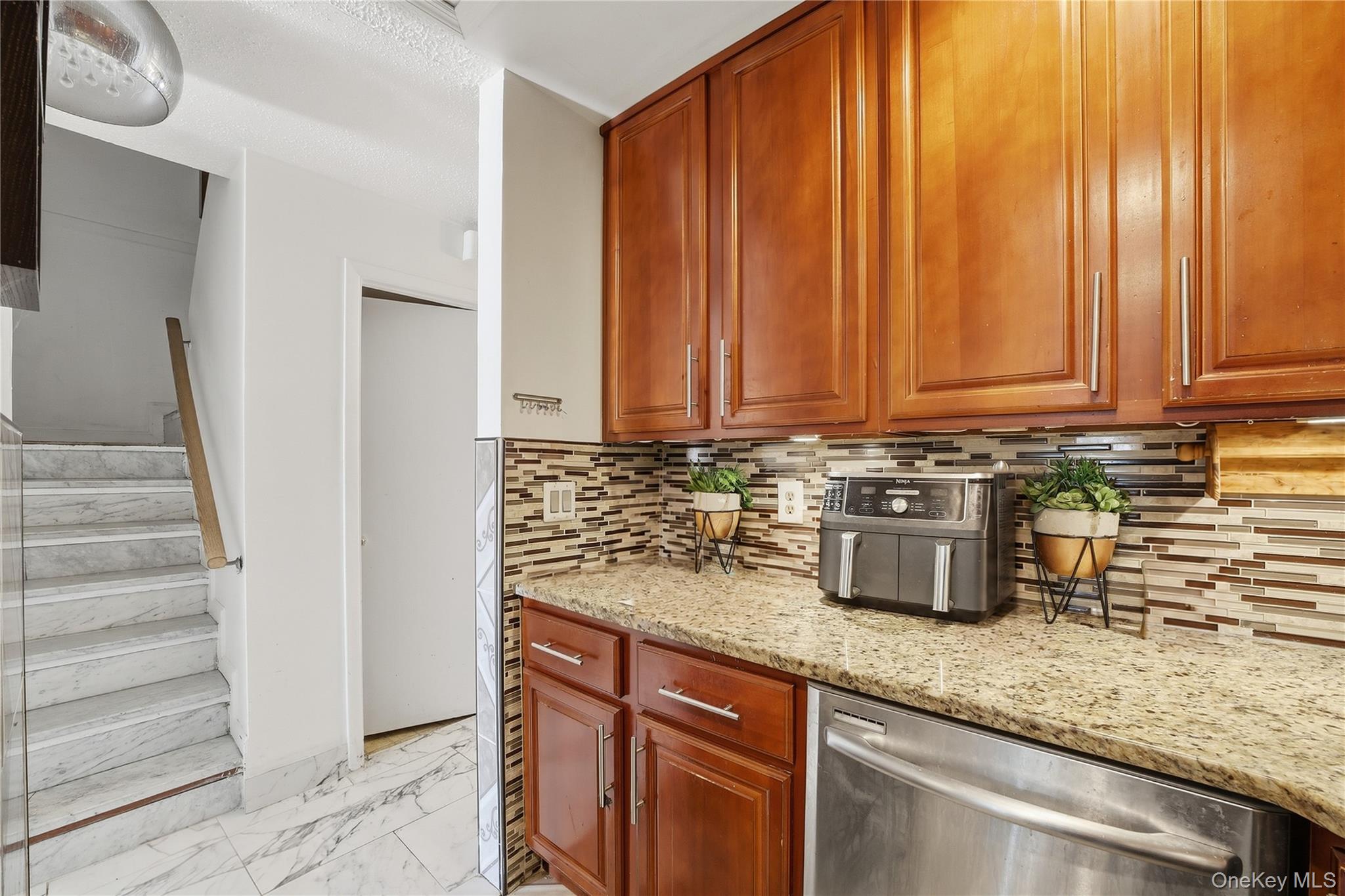 2064 Cicero Avenue – For Sale photo 8