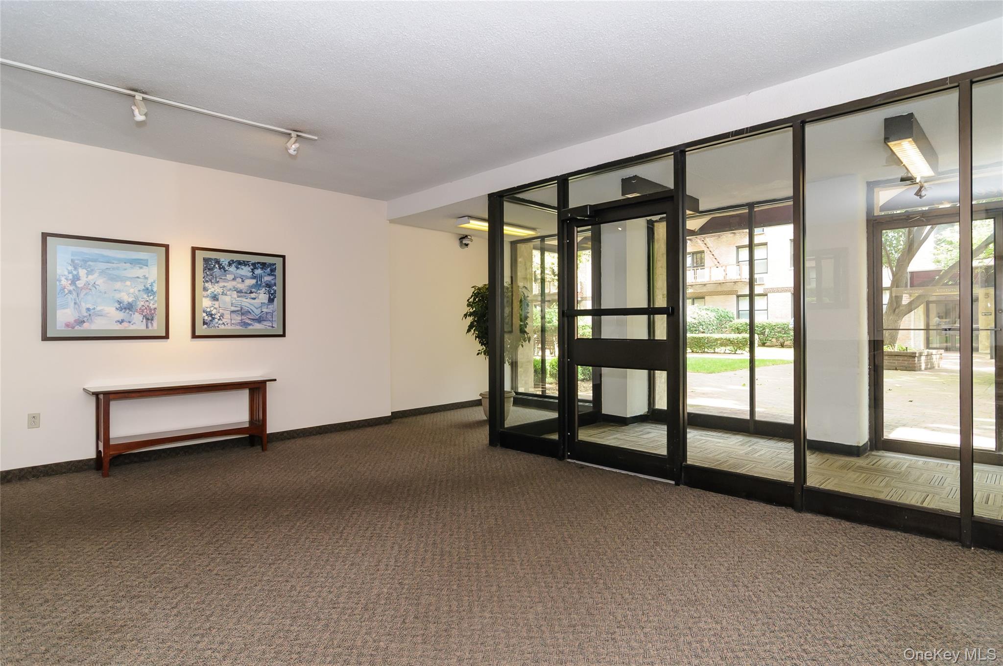 5 Birchwood Court, Unit 2-0 photo 4
