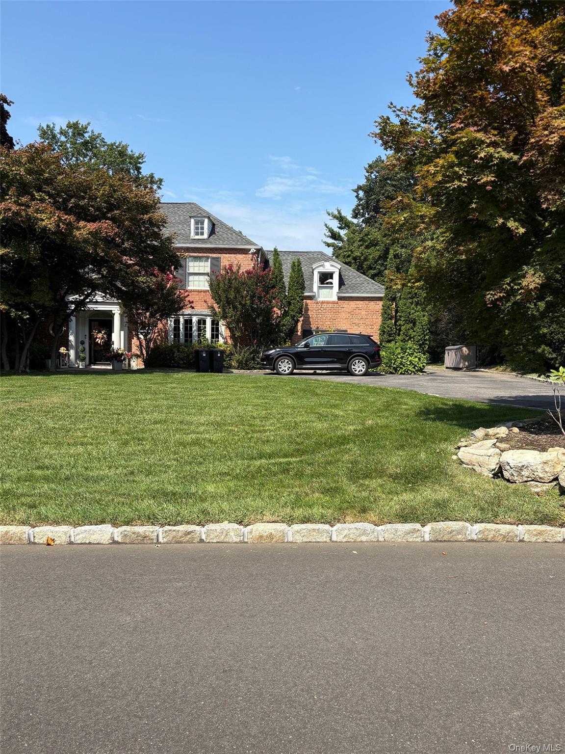 14 Birchwood Lane – For Rent photo 2