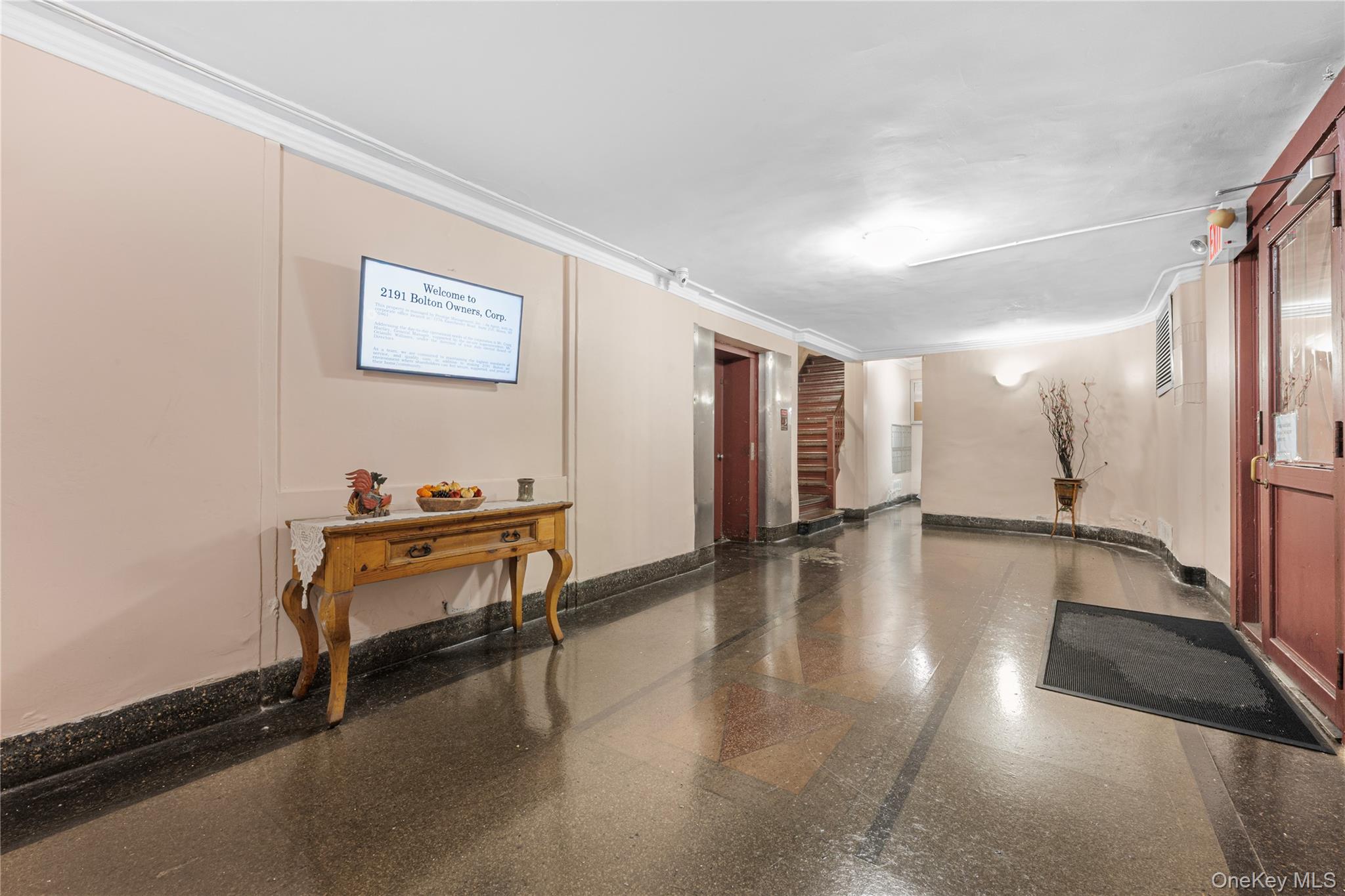 2191 Bolton Street, Unit 5E photo 2