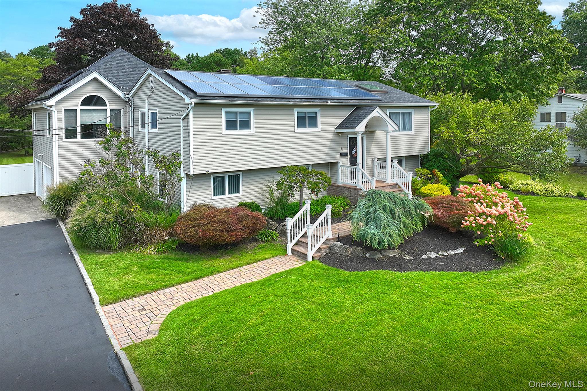 37 Euclid Avenue – For Sale