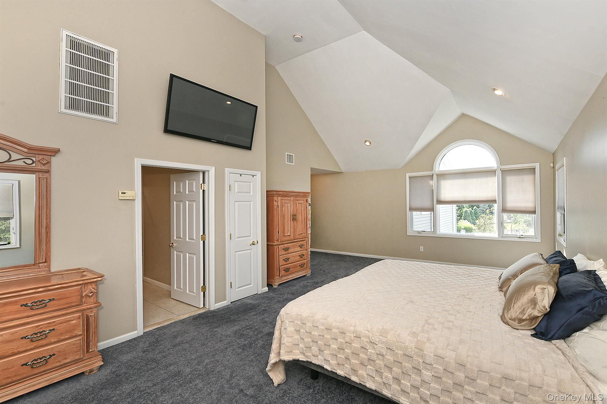 37 Euclid Avenue – For Sale photo 21