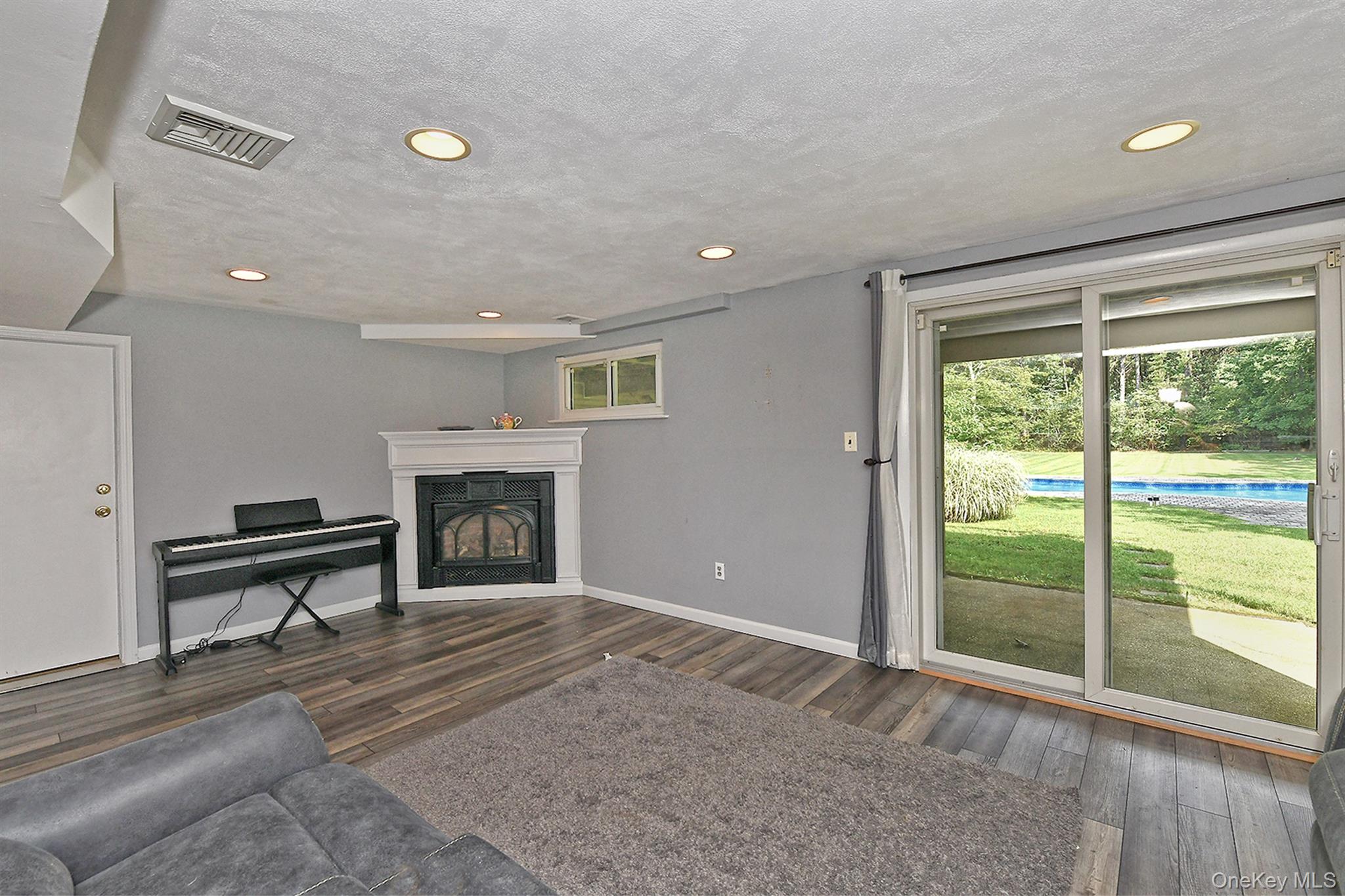 37 Euclid Avenue – For Sale photo 25