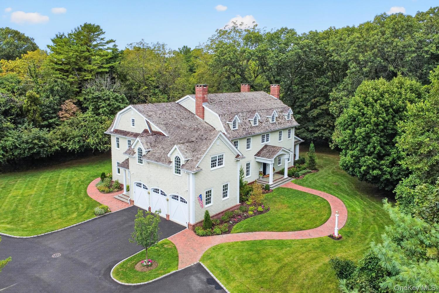 4 Wawapek Road – For Sale