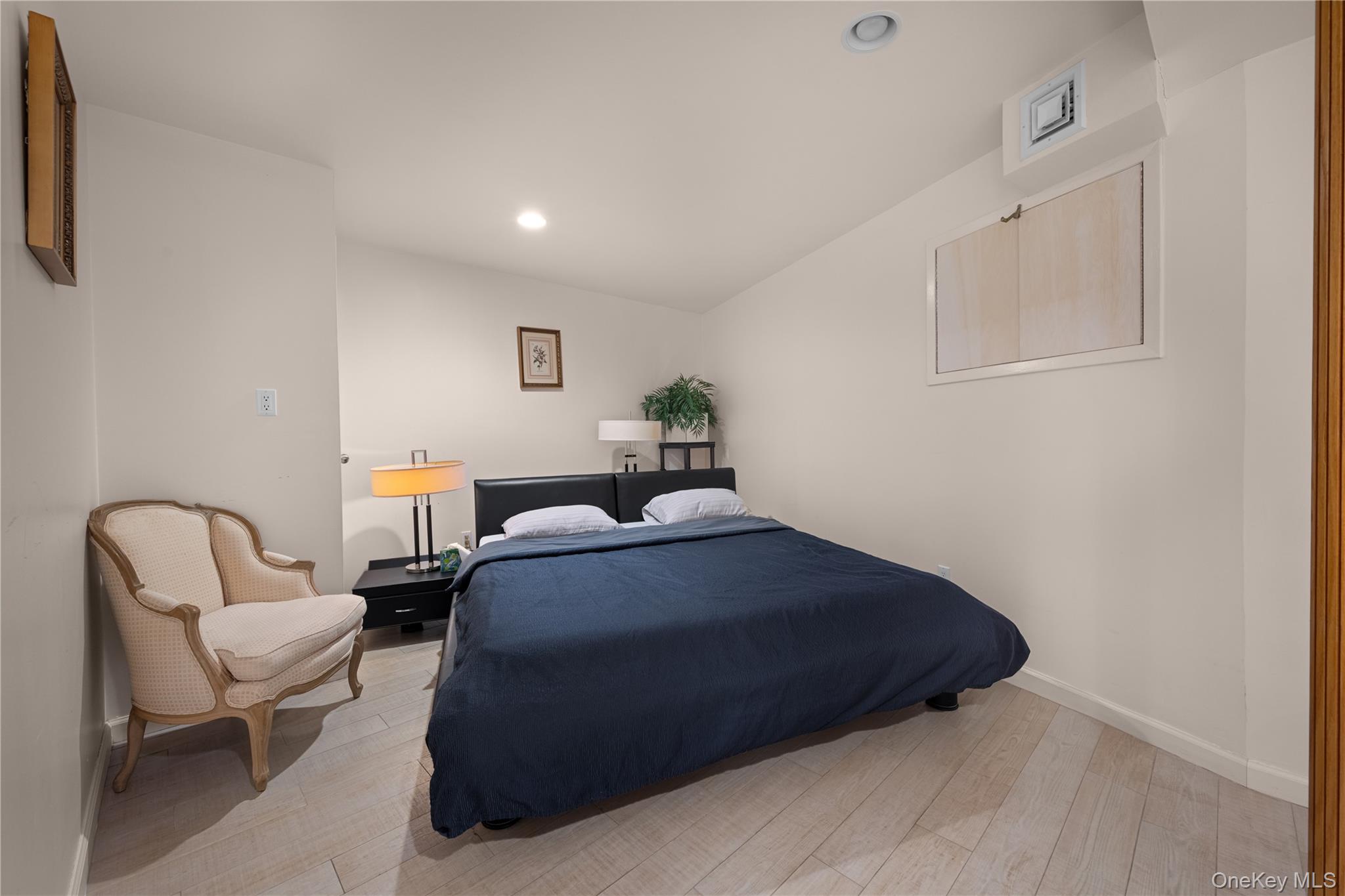 11 Surrey Lane – For Sale photo 40