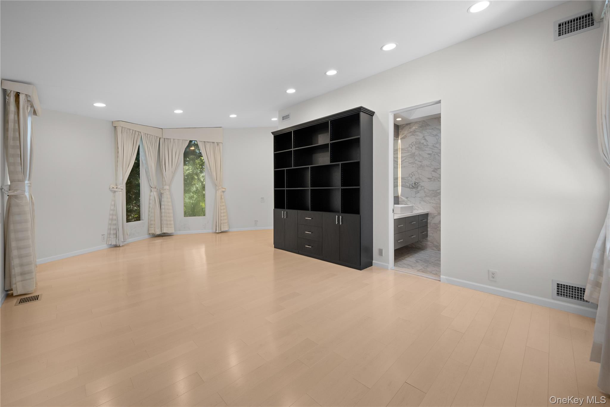11 Surrey Lane – For Sale photo 29