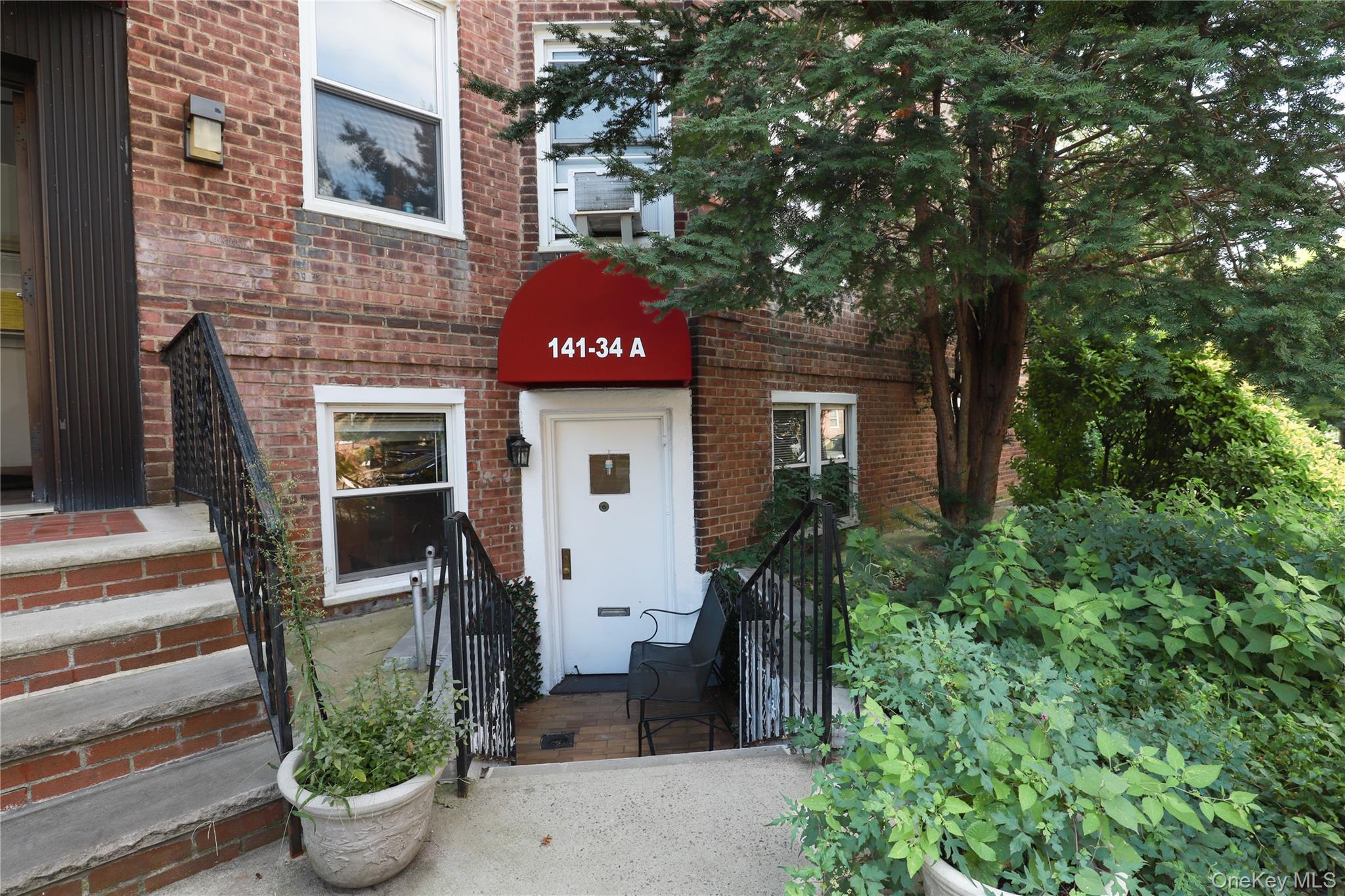 141-34 79th Avenue, Unit A photo 2