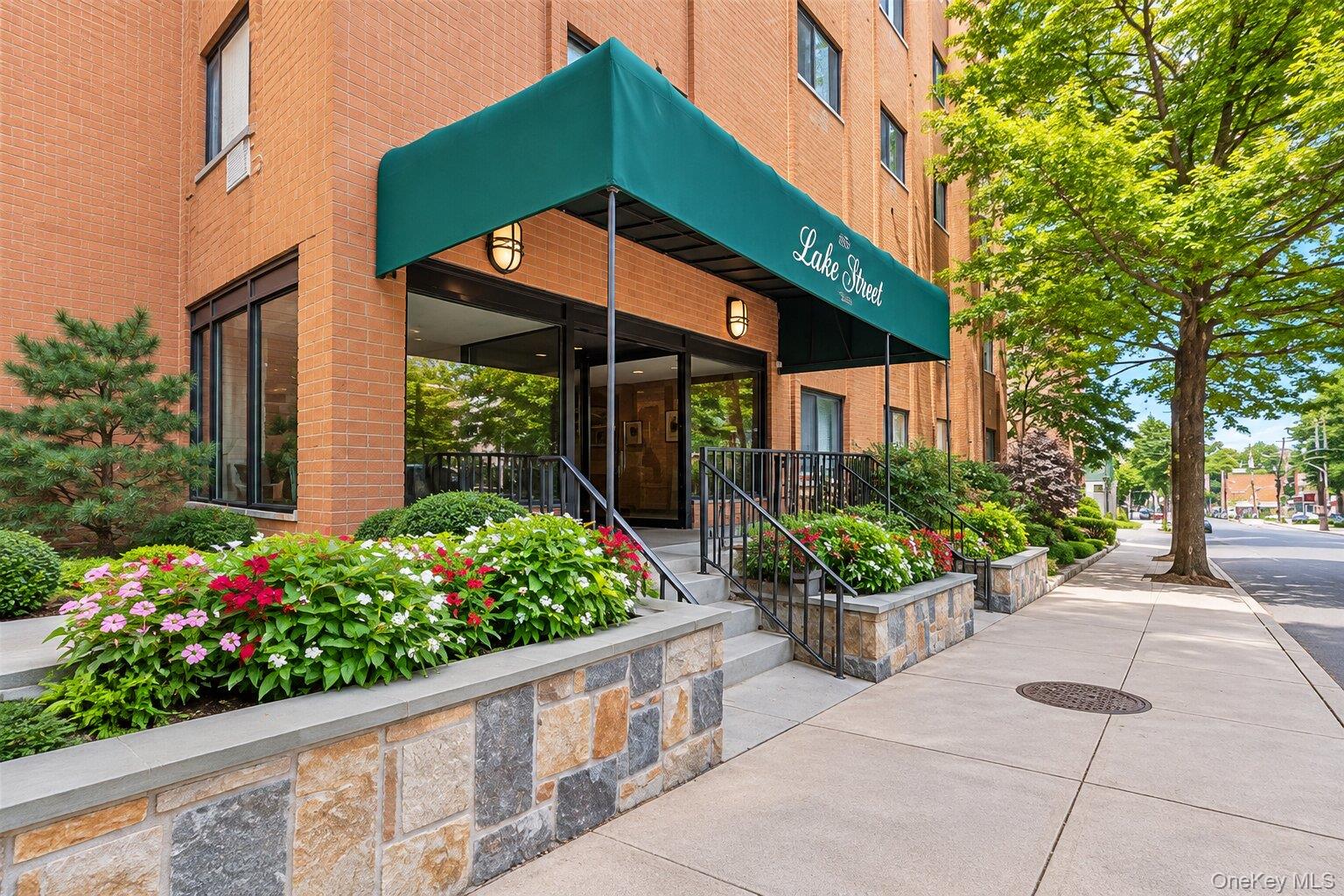 21 Lake Street, Unit 6E