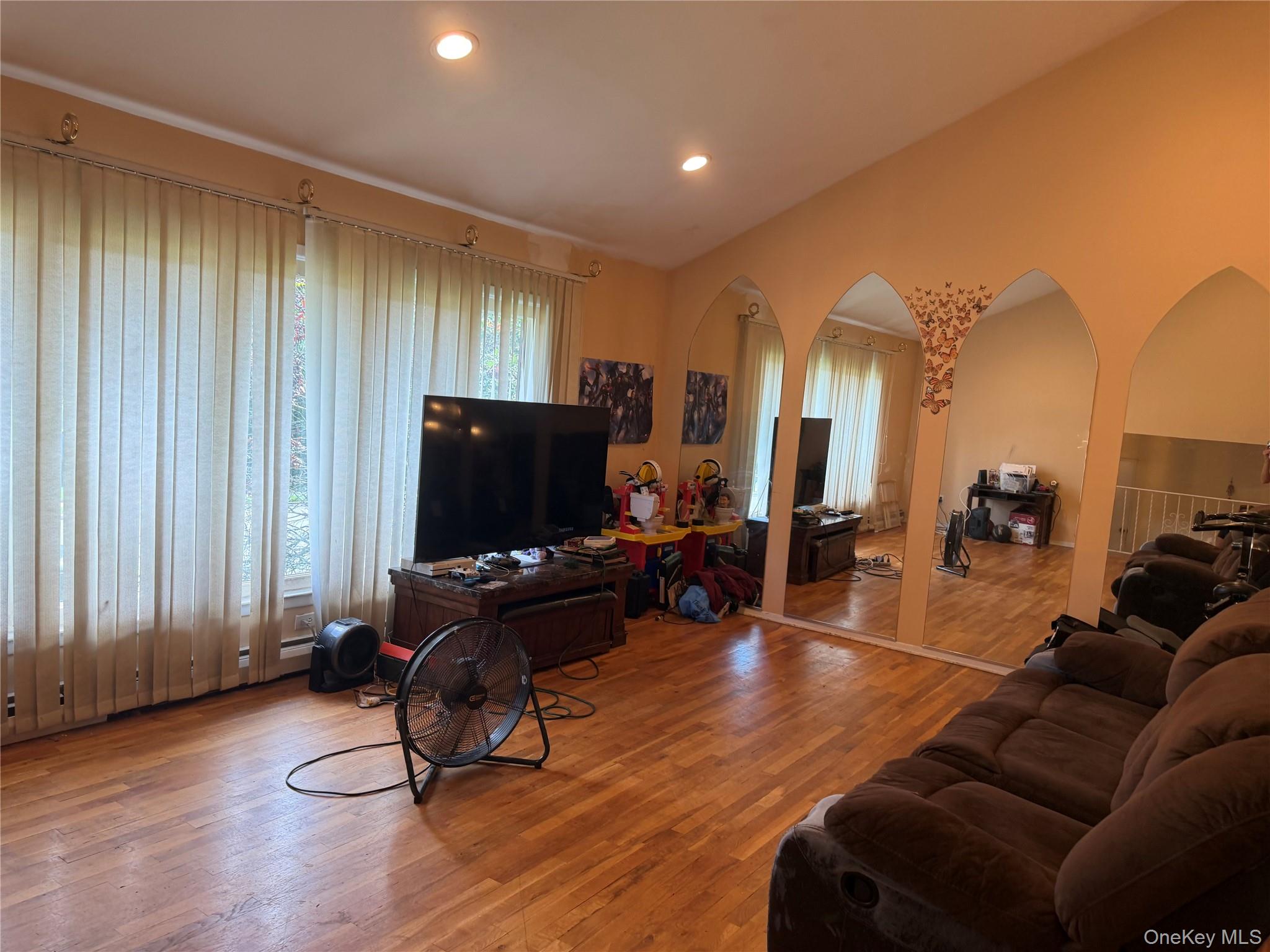 36 E Willow Street – For Sale photo 13