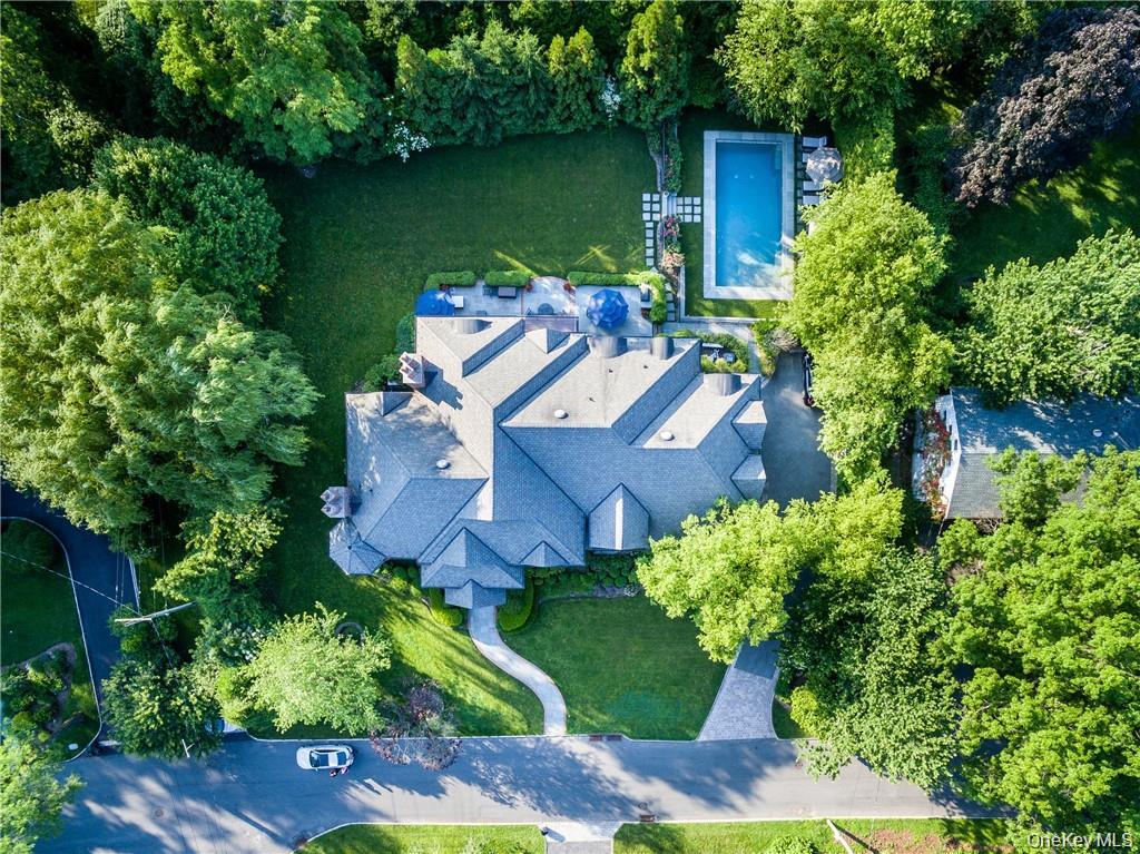 270 Trenor Drive – For Sale photo 2