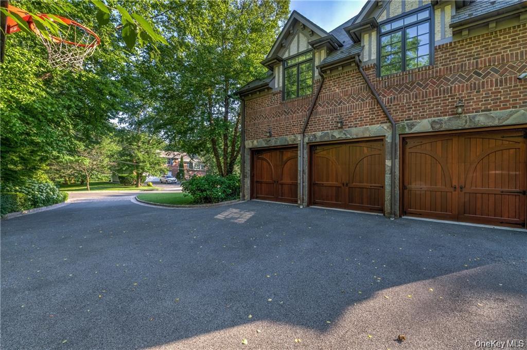 270 Trenor Drive – For Sale photo 35