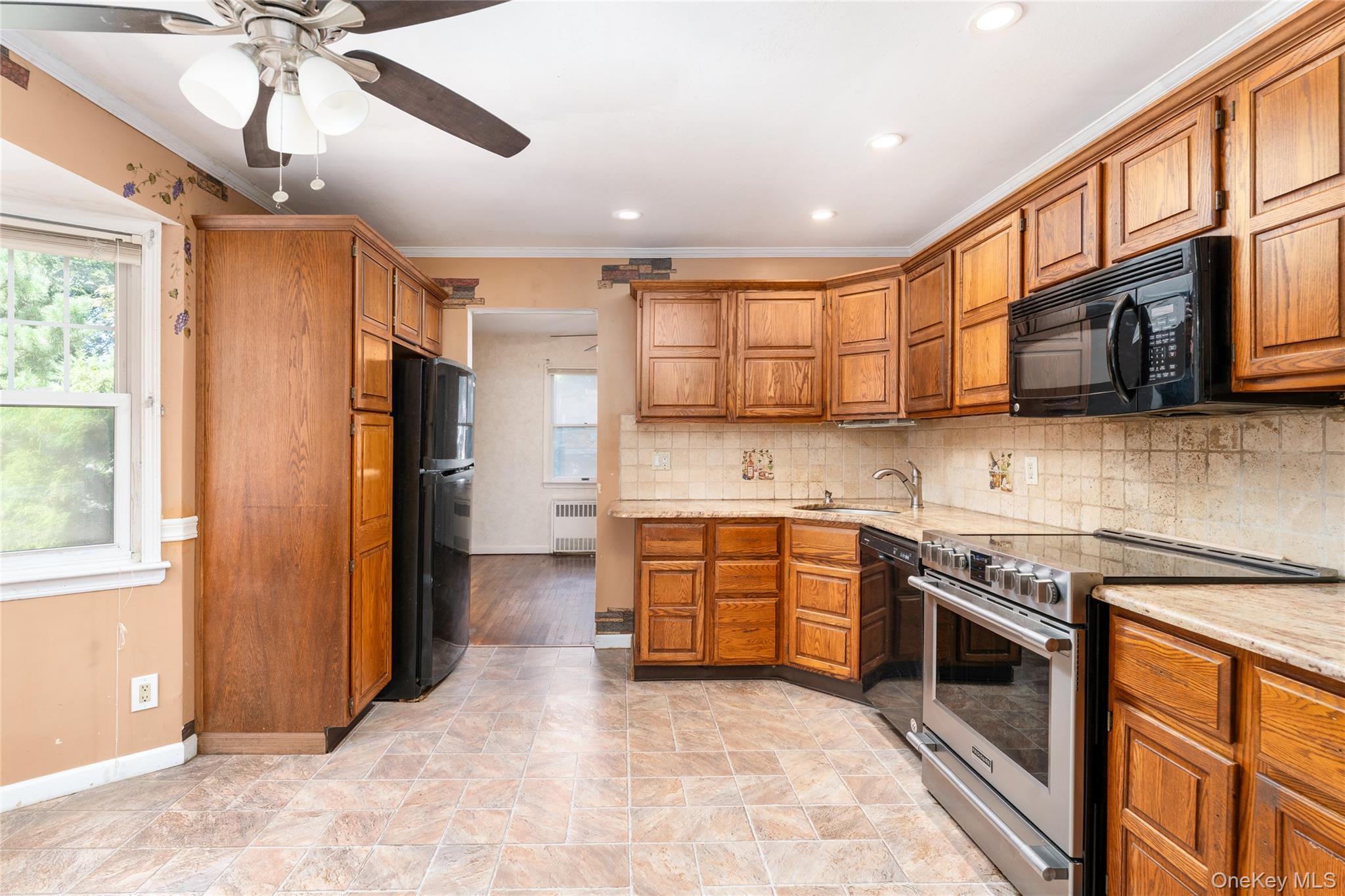 16 Heritage Place S – For Sale photo 7