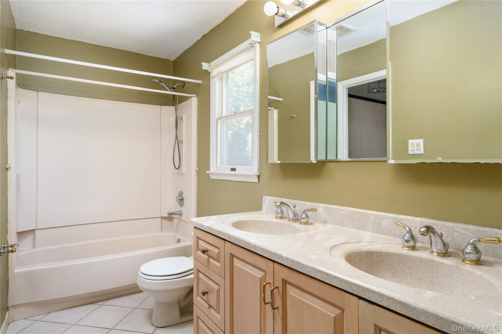 16 Heritage Place S – For Sale photo 15
