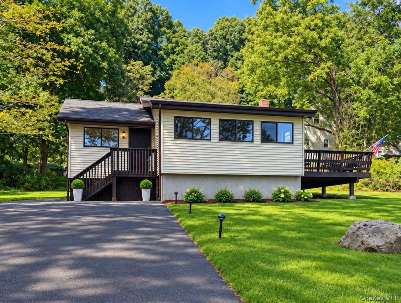 46 Lake Shore Drive N – For Sale