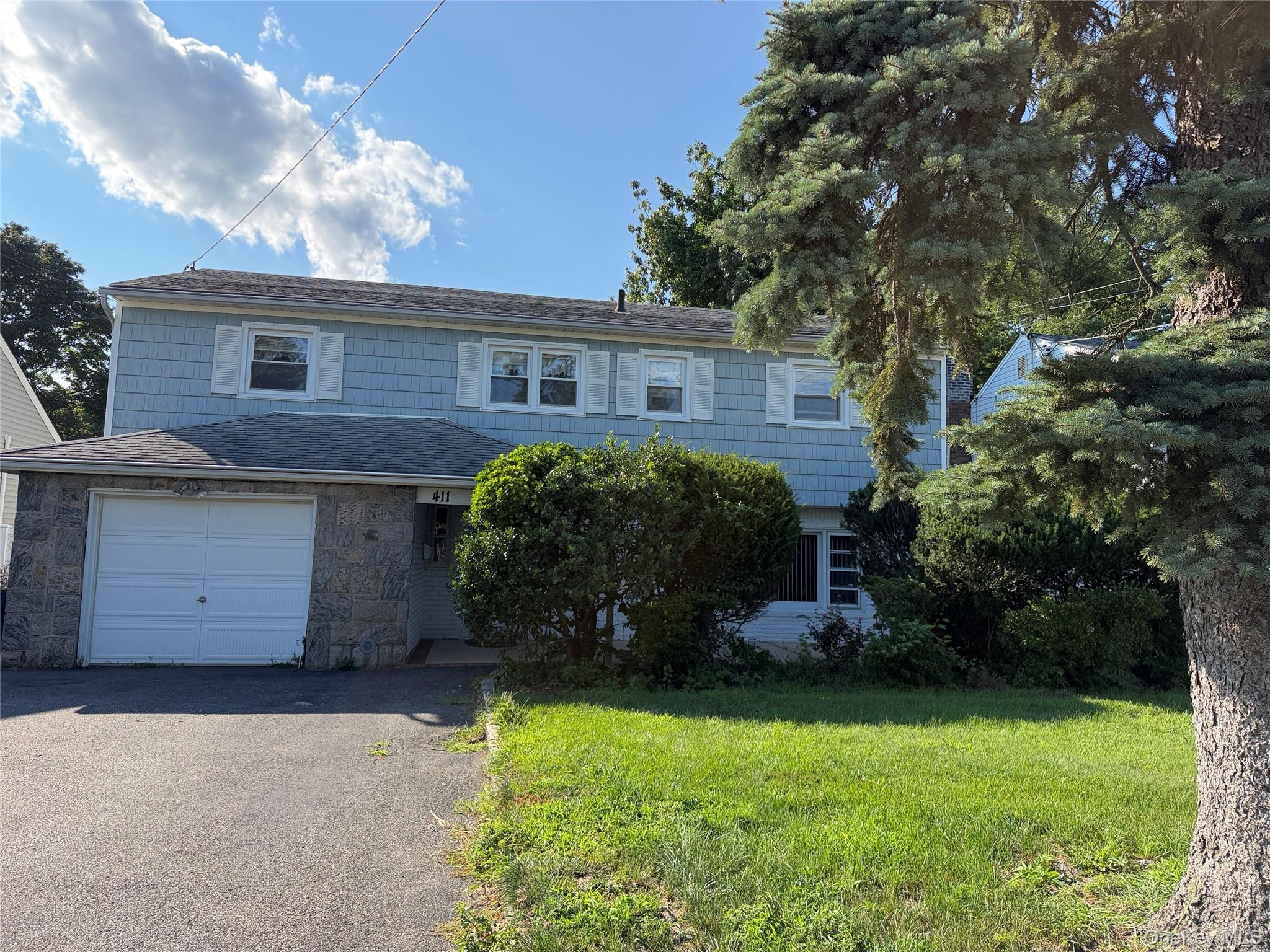 411 Cornwell Avenue – For Sale