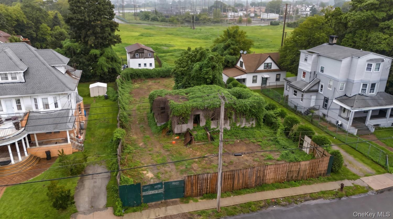 25-12 Mott Avenue – For Sale photo 2
