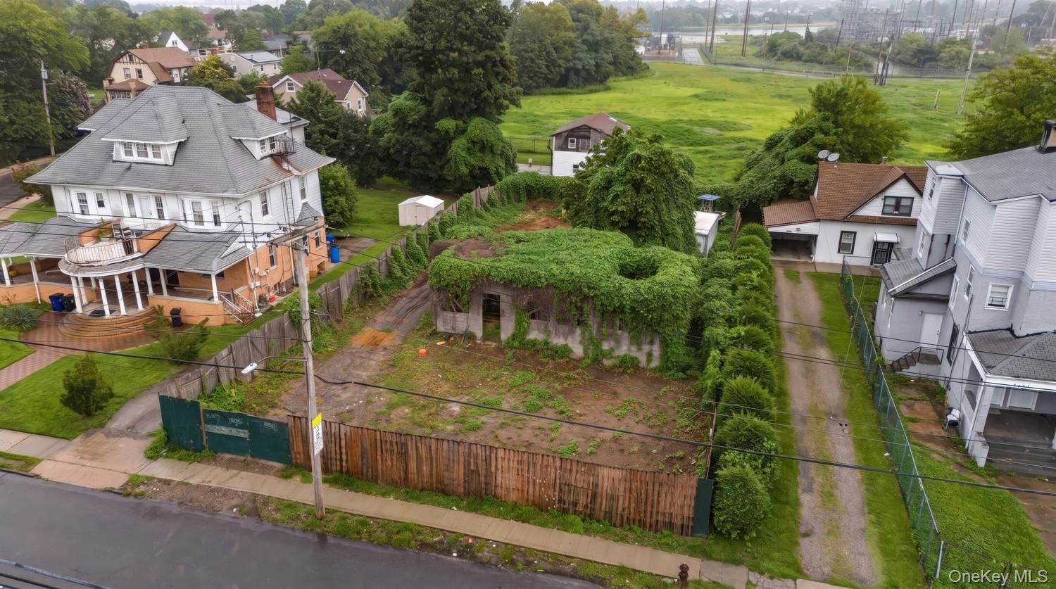 25-12 Mott Avenue – For Sale photo 3