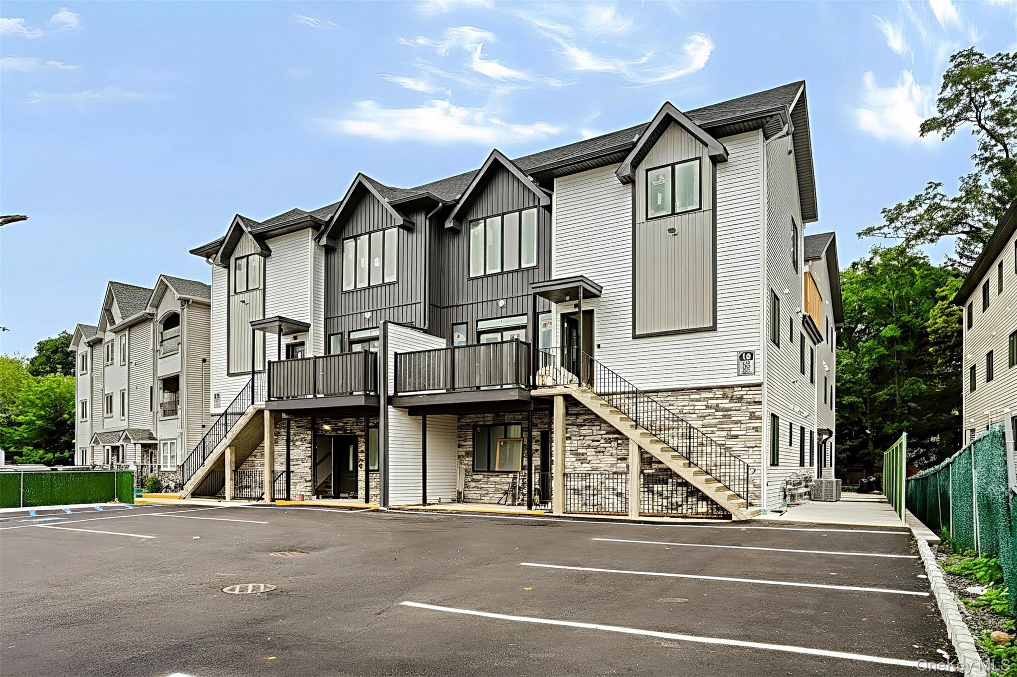 16 Phyllis Terrace, Unit 301