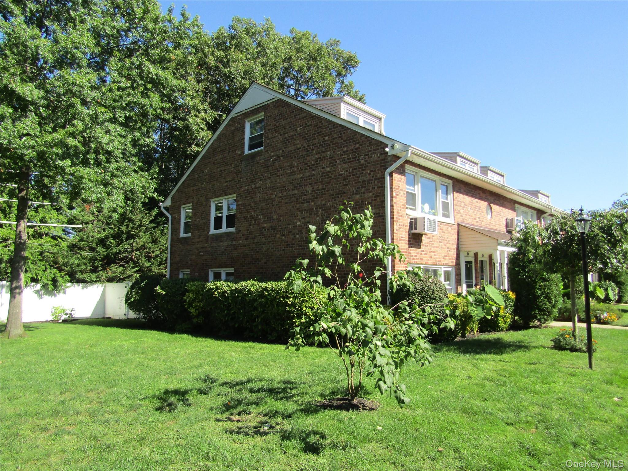 1600 Grand Avenue, Unit M1 photo 3