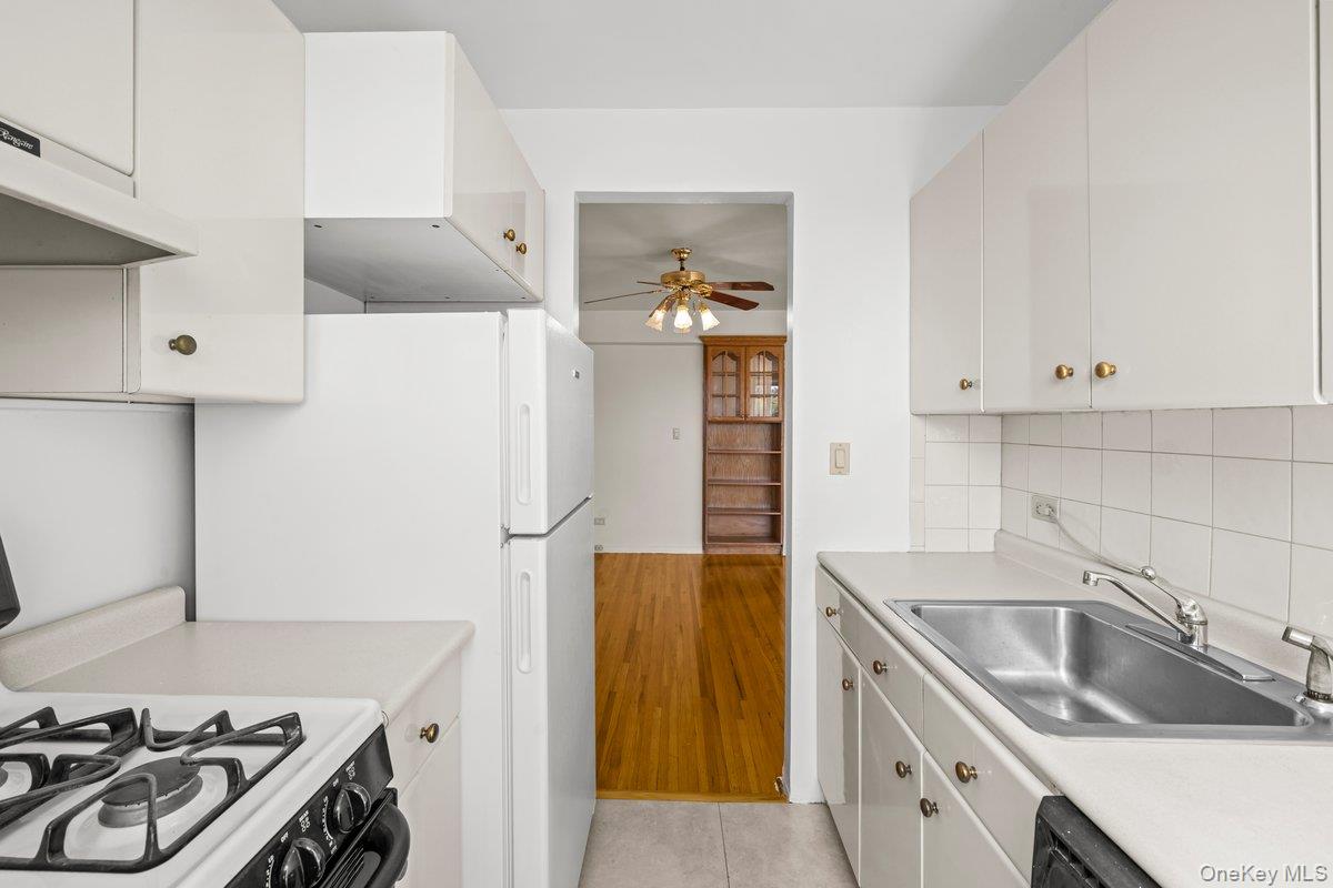 6300 Riverdale Avenue, Unit 5A photo 8
