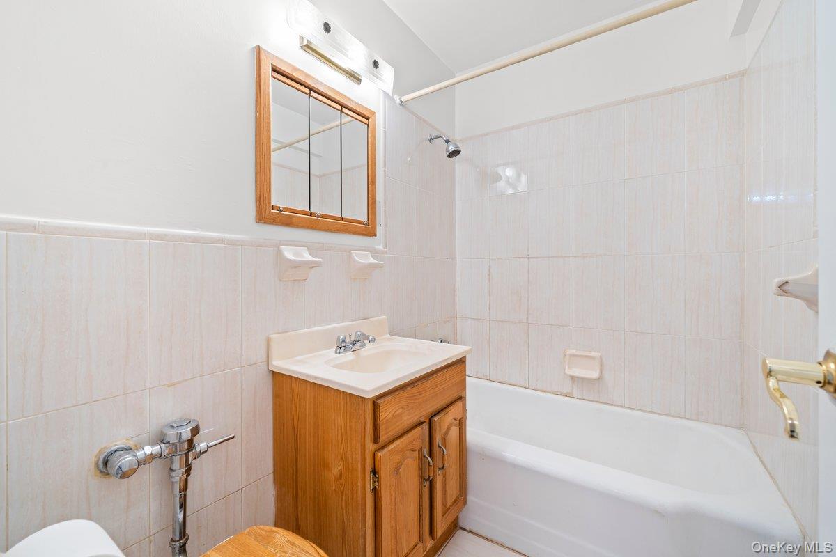 6300 Riverdale Avenue, Unit 5A photo 12