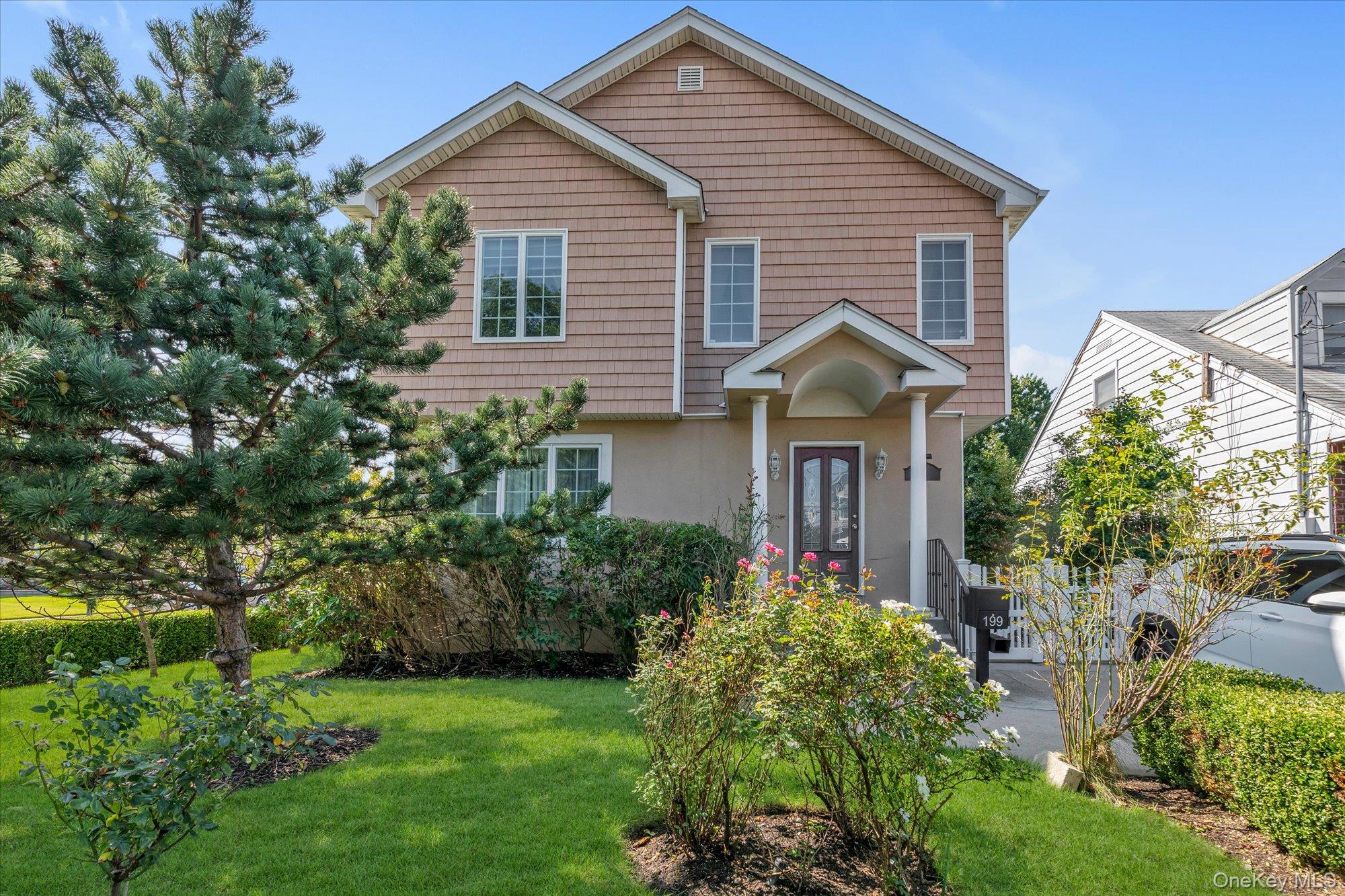 199 Royal Avenue – For Sale