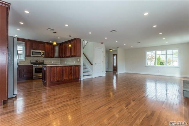 199 Royal Avenue – For Sale photo 6