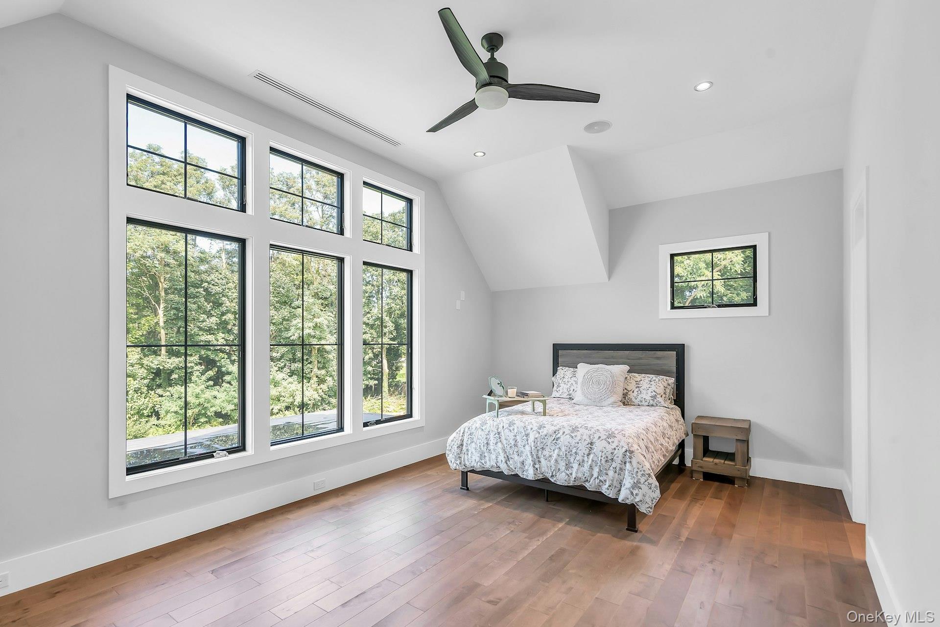 712 Hubbard Avenue – For Sale photo 22