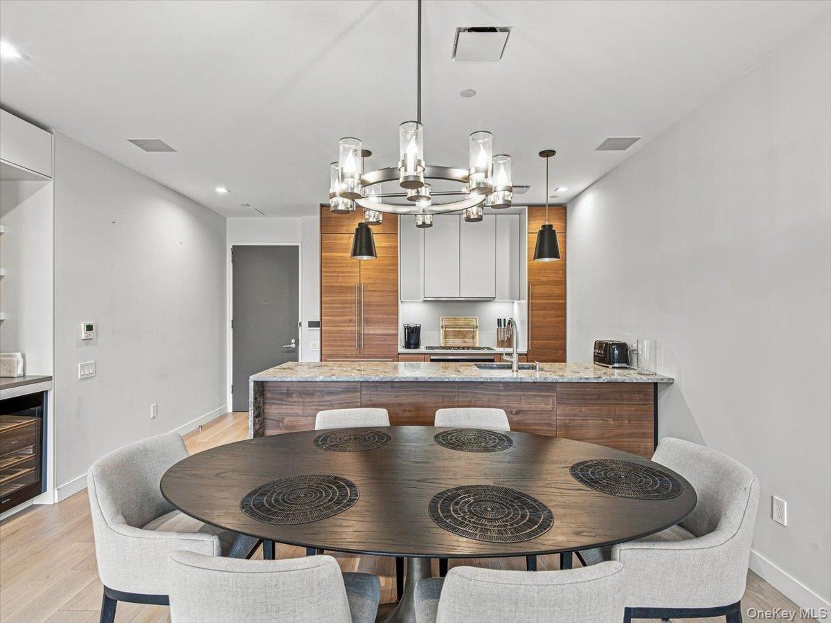 2121 31st Street, Unit 2C photo 2
