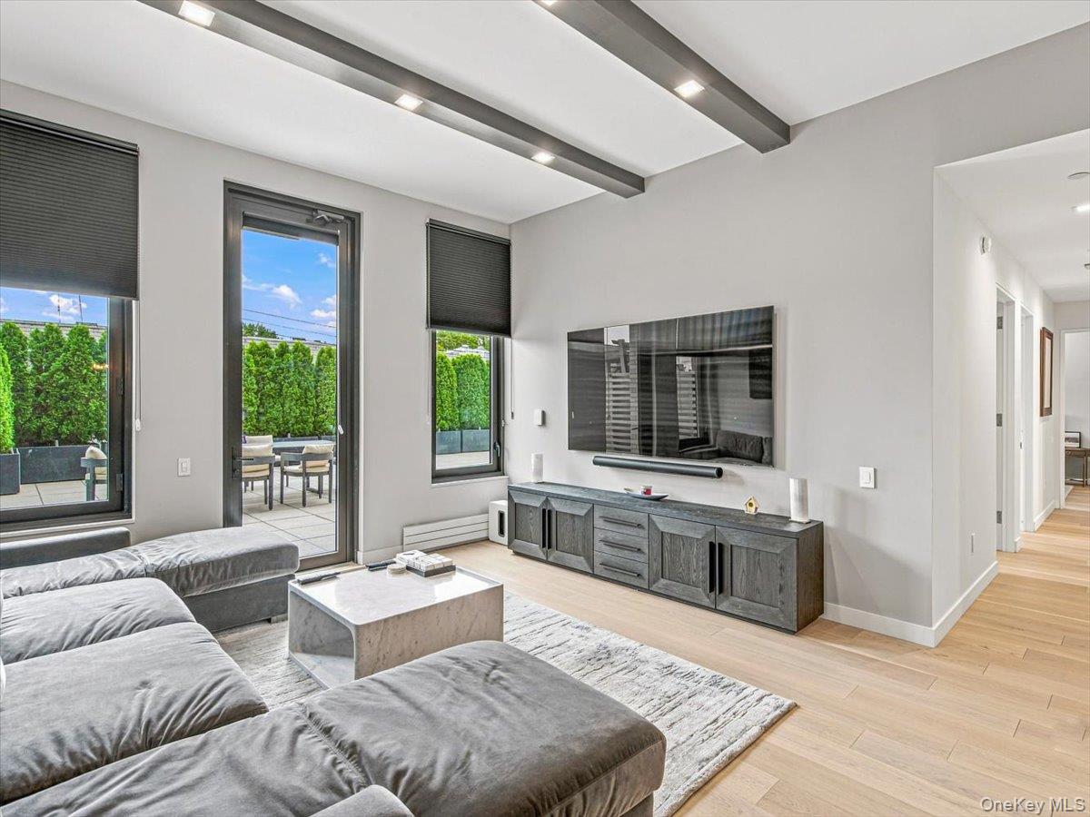 2121 31st Street, Unit 2C photo 5